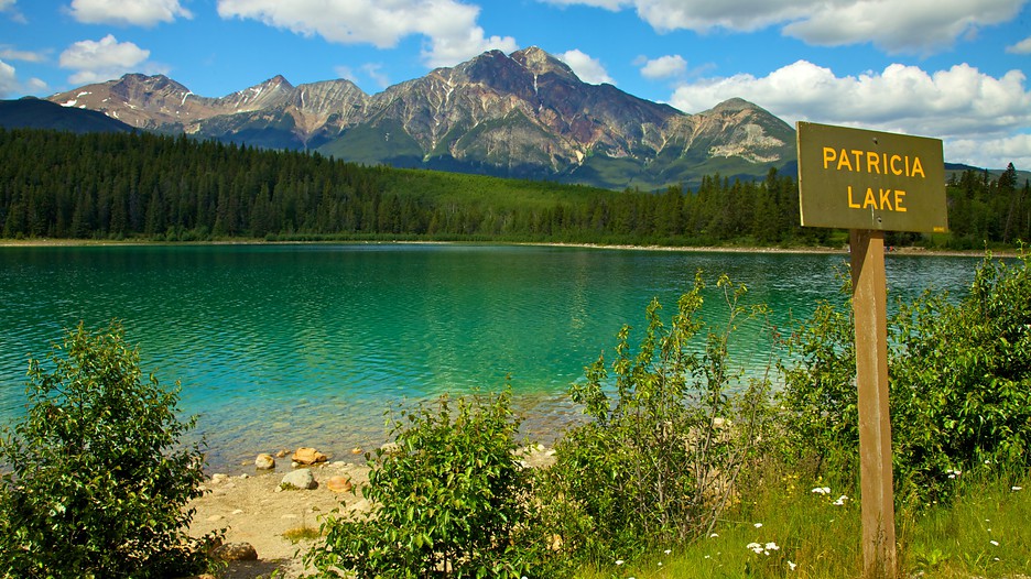 Patricia Lake sign with Pyramid Mountain behind, Jasper National Park